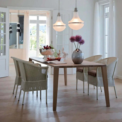 Ανακαλύψτε το τραπέζι Aracol από το Lambert - στο stil -ambiente.de
