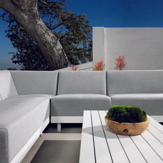 Grattoni Alvory Garten Lounge Set - Aluminium - inkl. 2 Sofas - 1 Mittelteilofa - 1 Eckteilofa und 1 Tisch - weiß/grau-Stil-Ambiente-grattonialvory