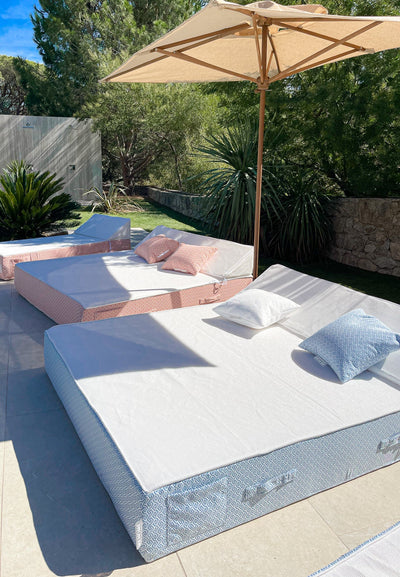 MXHOME Sonnenliege aus weißem und blauem Schaumstoff - Outdoor-www.Stil-Ambiente.de-Lit 2 places blanc et bleu a motif - Extérieur - BB2