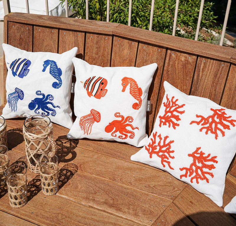 MXHOME Weißes Kissen - Blaue Fischstickerei - Outdoor-www.Stil-Ambiente.de-Coussin blanc raphia broderie poissons bleu CBPB