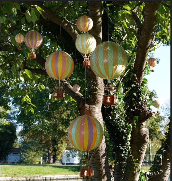 Authentic Models Balloon TRAVELS LIGHT, Rainbow, Heißluftballon M-AP161E-Authentic Models-781934527985-Stil-Ambiente